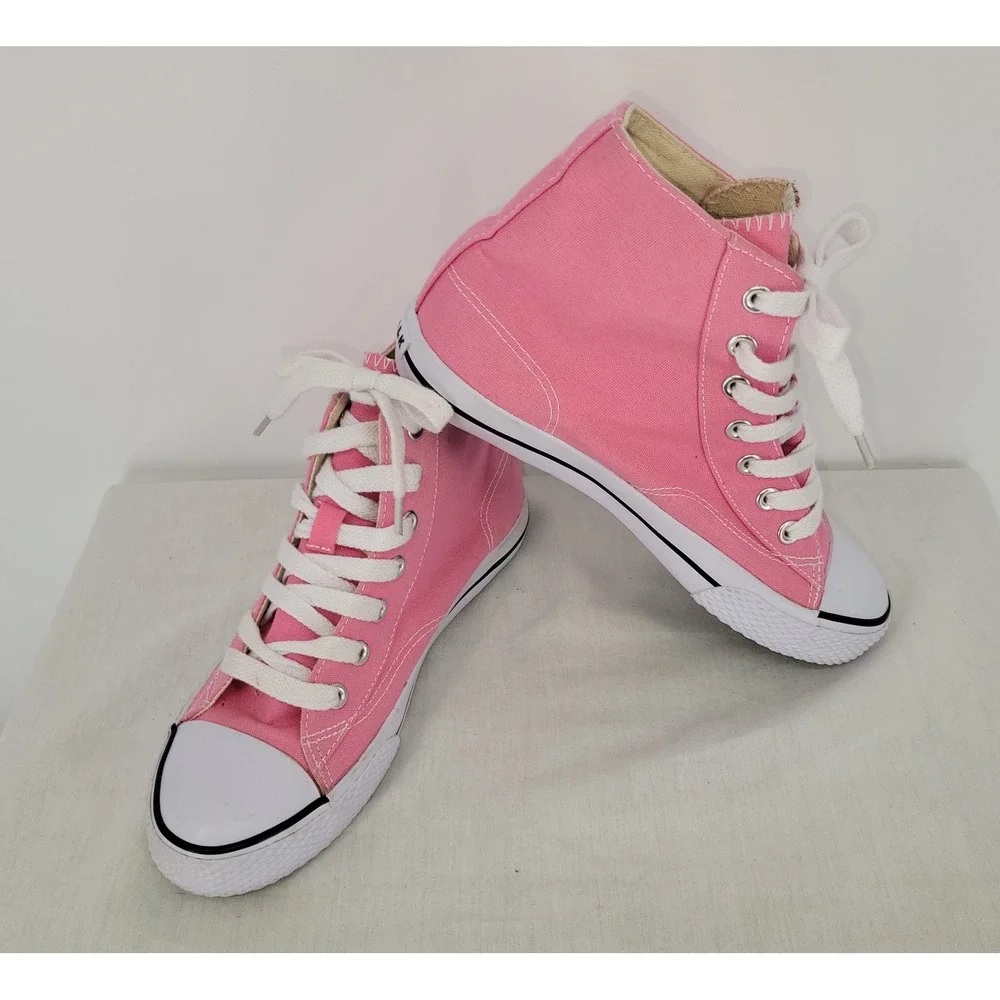 Airwalk Legacee‎ Pink Canvas High Top Sneakers Youth Size 4 Skater Shoes